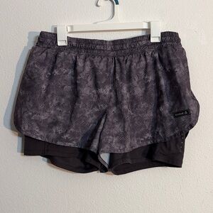 Reebok Women's Gray Patterned Shorts